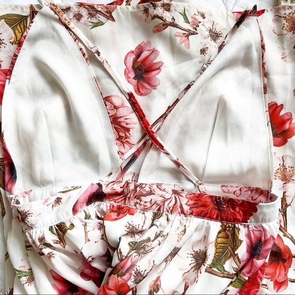 L’ATISTE Halter Back Floral Maxi Dress Size Medium in Pastel Floral Print - Picture 11 of 14